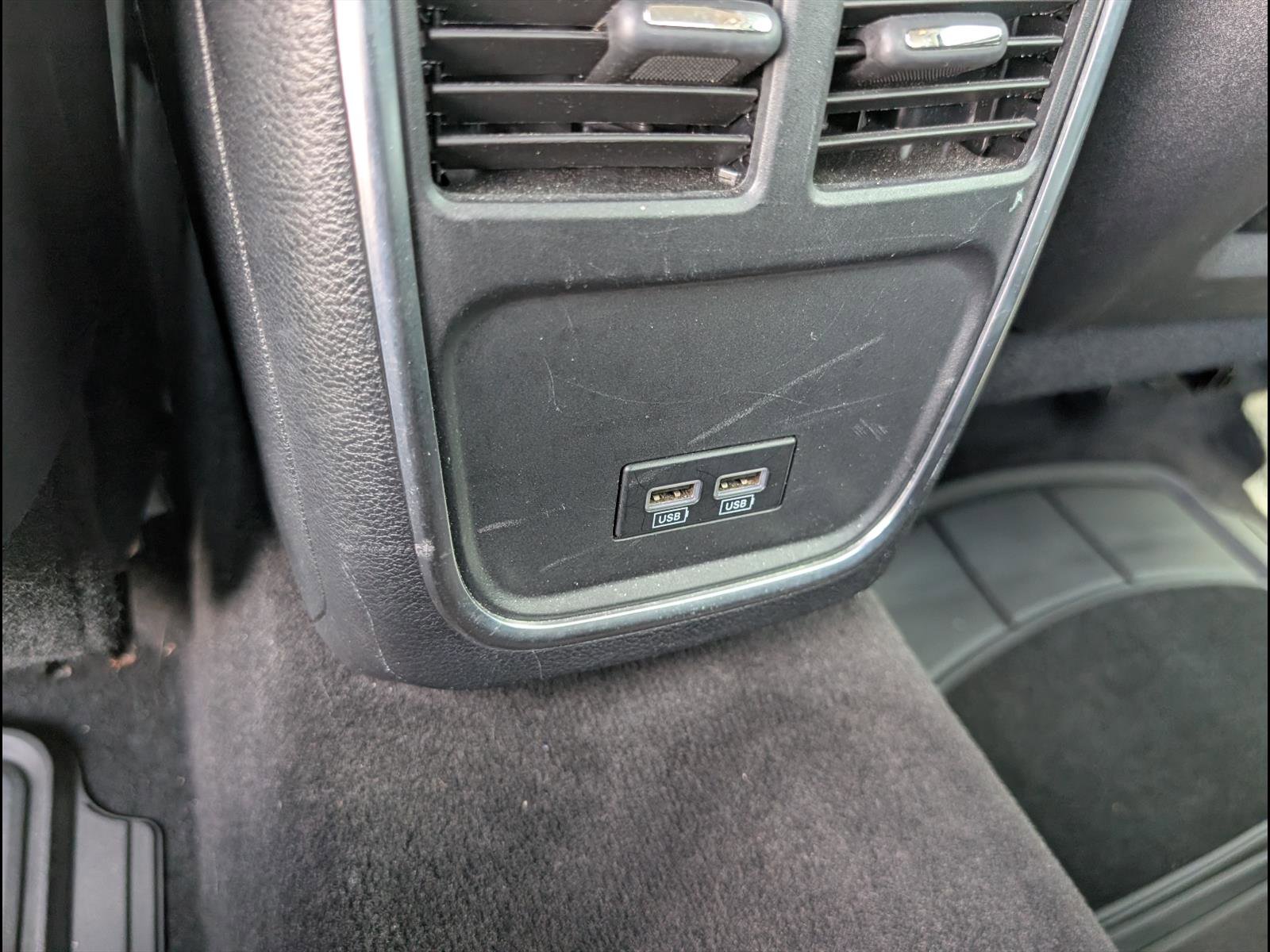 Used 2015 Chrysler 300 Limited RWD image 17