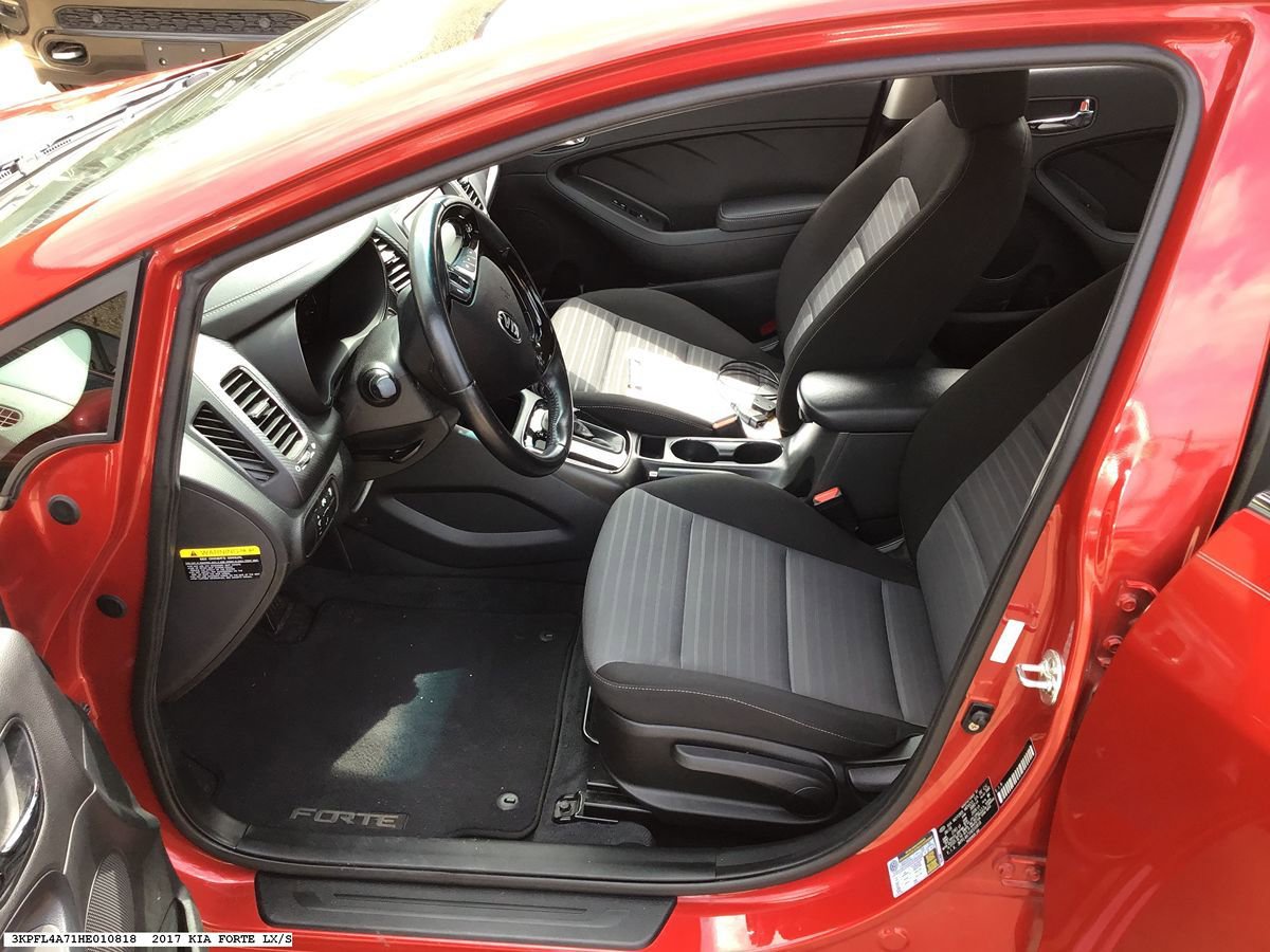Used 2017 Kia Forte S w/ S Technology Package FWD image 8