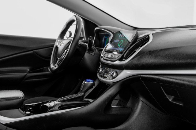 Used 2017 Chevrolet Volt LT w/ Comfort Package FWD image 22