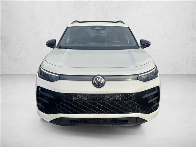 New 2026 Volkswagen Tiguan SE R-Line FWD image 2