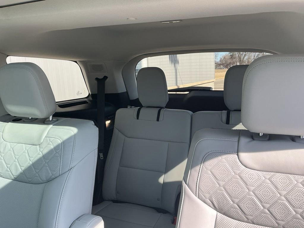 New 2026 Ford Explorer Platinum w/ LUX Leather Package AWD/4WD image 21