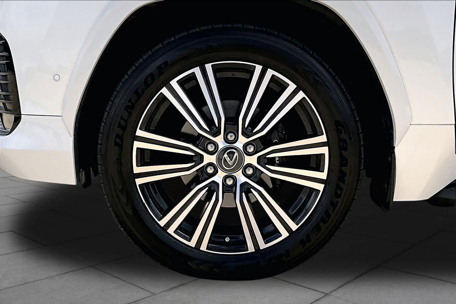Certified 2025 Lexus LX 700h Luxury w/ Appearance Package AWD/4WD image 11