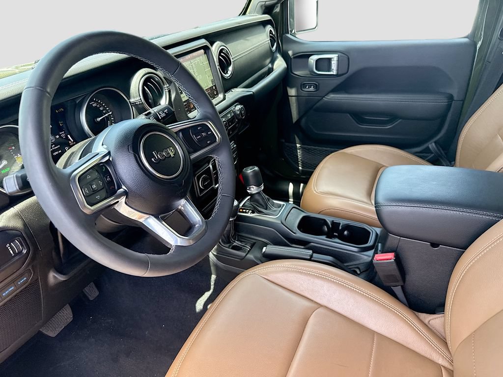 Used 2023 Jeep Wrangler Unlimited Sahara w/ Cold Weather Group AWD/4WD image 25