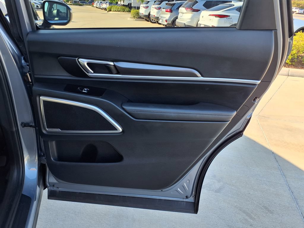 Used 2025 Kia Telluride S FWD image 22