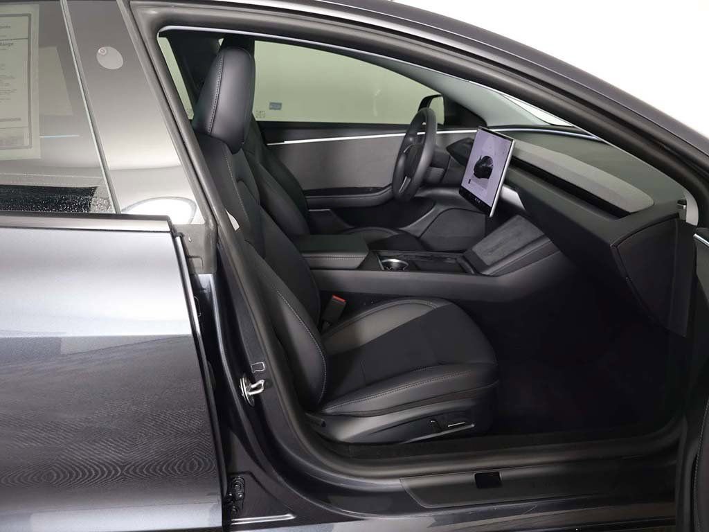 Used 2025 Tesla Model 3 Long Range RWD image 32