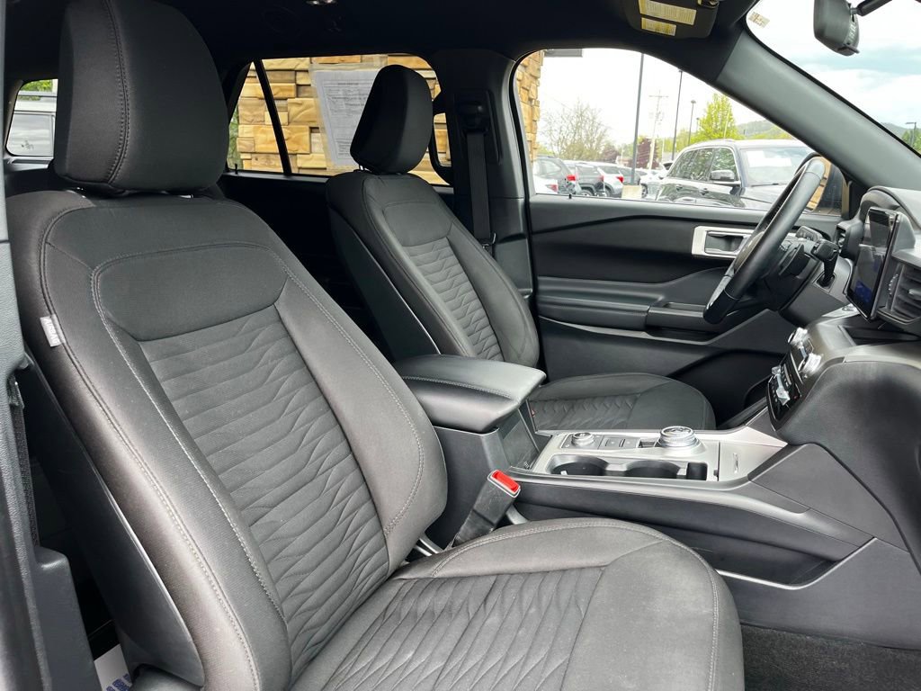 Used 2020 Ford Explorer XLT w/ Comfort Package AWD/4WD image 35