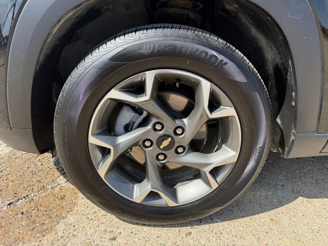 Used 2025 Chevrolet Trax LT w/ Driver Confidence Package FWD image 9