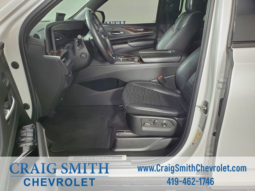 Used 2022 Cadillac Escalade Sport Platinum w/ Heavy-Duty Trailer Package AWD/4WD image 10