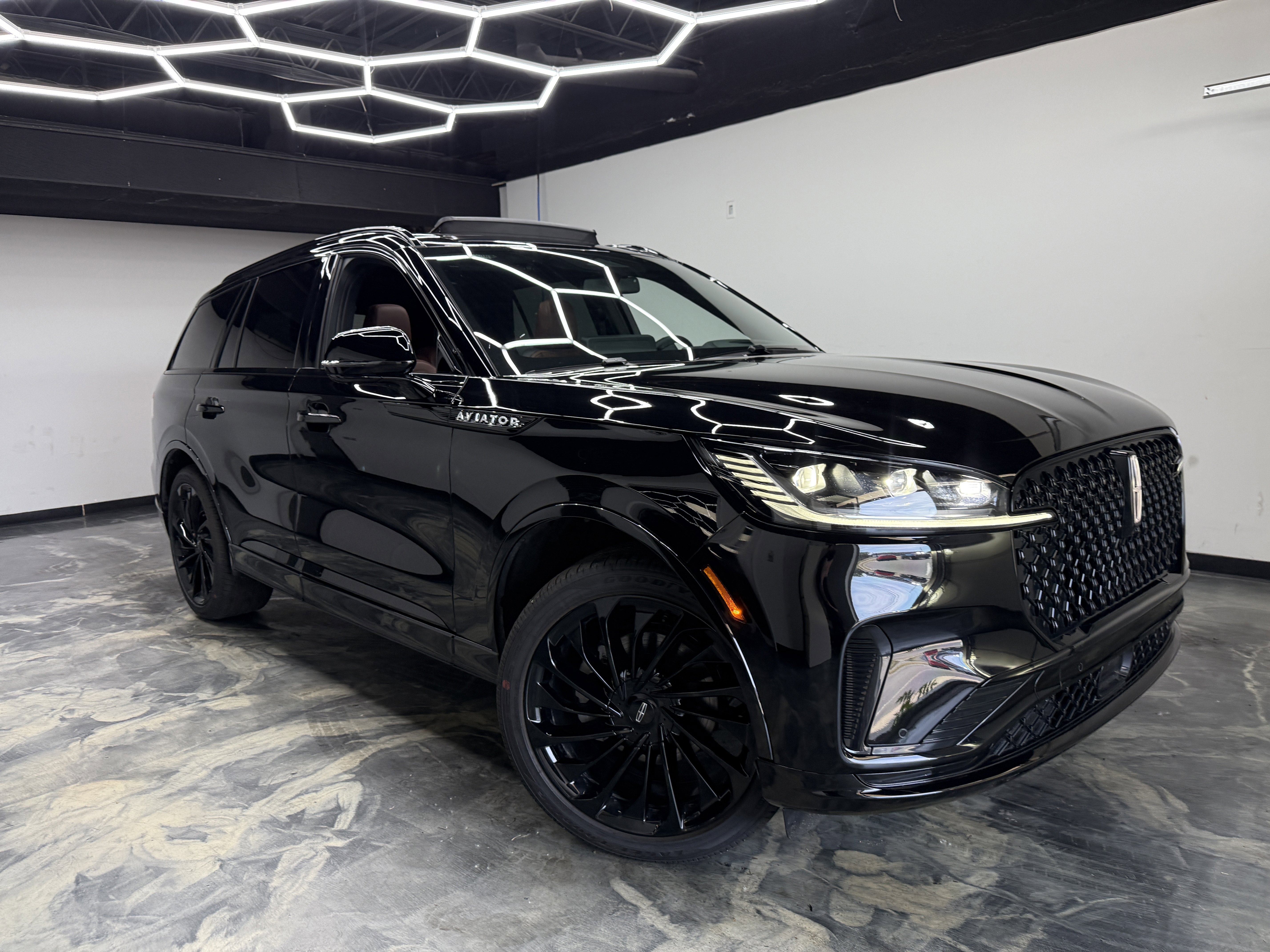 Used 2026 Lincoln Aviator Reserve w/ Jet Appearance Package AWD/4WD image 5
