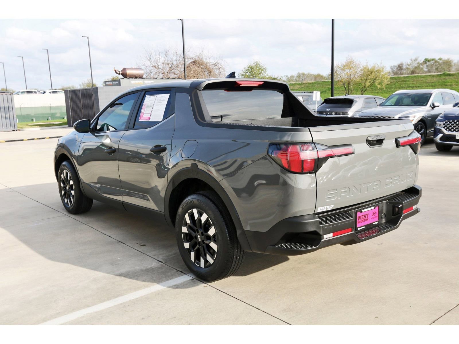 Certified 2025 Hyundai Santa Cruz SE image 7