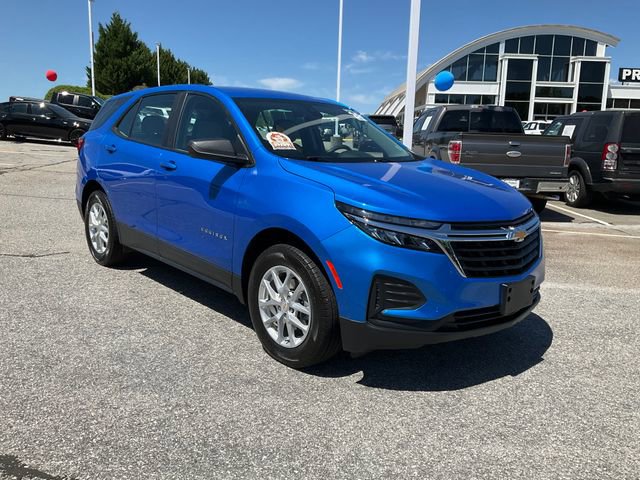 Used 2024 Chevrolet Equinox LS w/ Driver Confidence II Package image 3