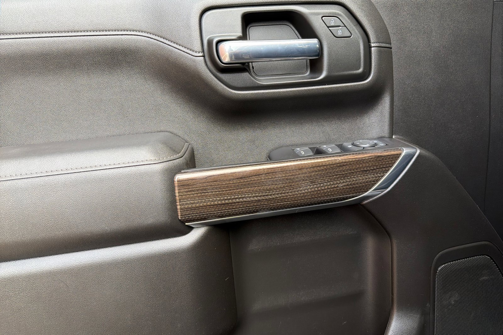 Used 2022 Chevrolet Silverado 1500 RST image 11