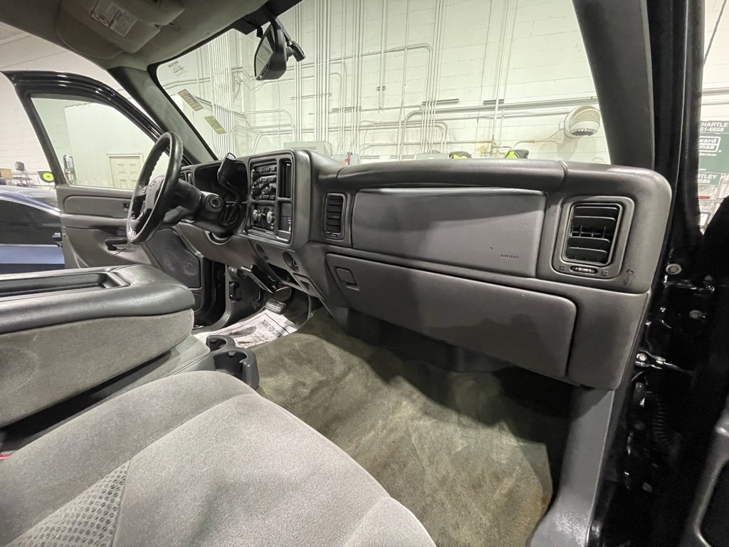 Used 2007 Chevrolet Silverado 2500 LT w/ Heavy-Duty Power Package image 12