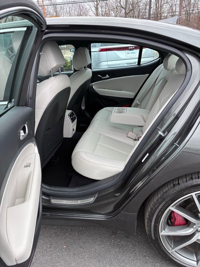 Used 2025 Genesis G70 2.5T image 22