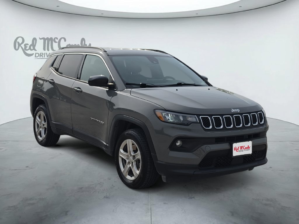 Used 2023 Jeep Compass Latitude w/ Convenience Group AWD/4WD image 7