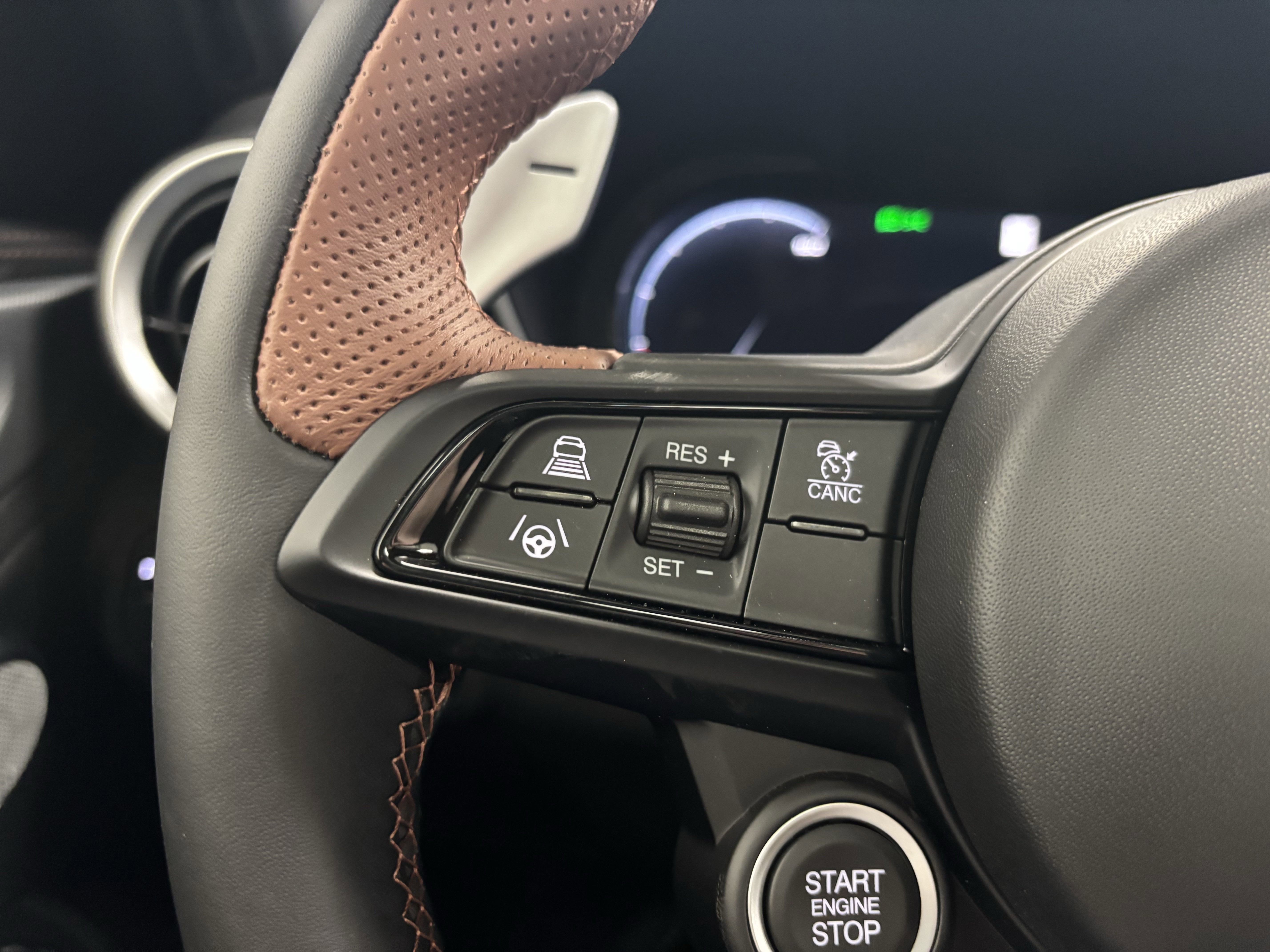 New 2025 Alfa Romeo Giulia AWD w/ Driving Assist Package image 19