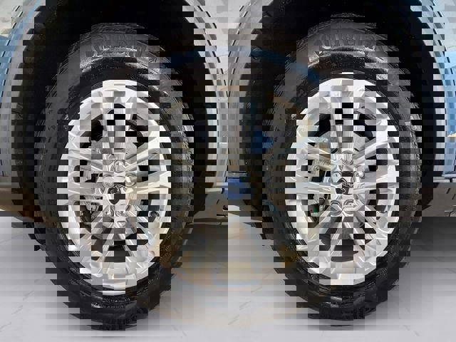 Used 2020 Ford Escape SE image 9