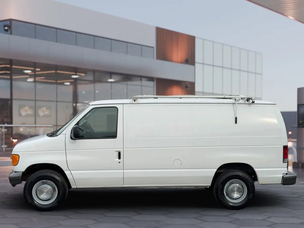 Used 2006 Ford E-250 and Econoline 250 image 5