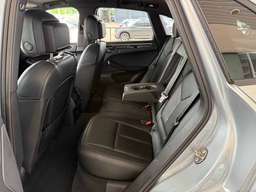 Used 2024 Porsche Macan image 14