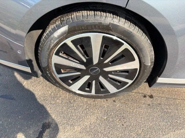 Used 2024 Lucid Air Touring AWD/4WD image 39
