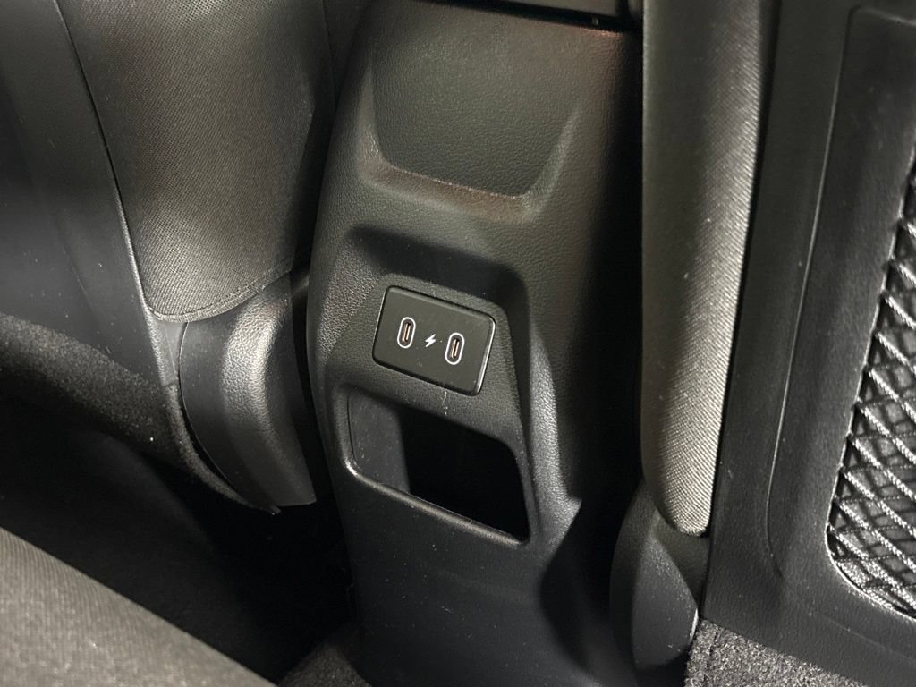 Used 2025 Hyundai Venue SEL FWD image 19