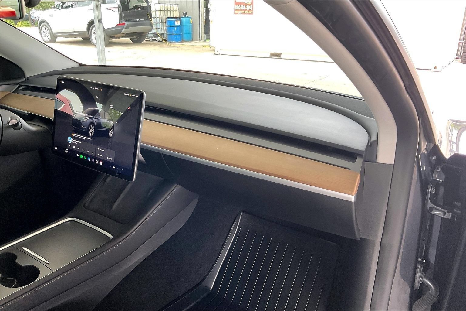 Used 2024 Tesla Model Y Long Range AWD/4WD image 21