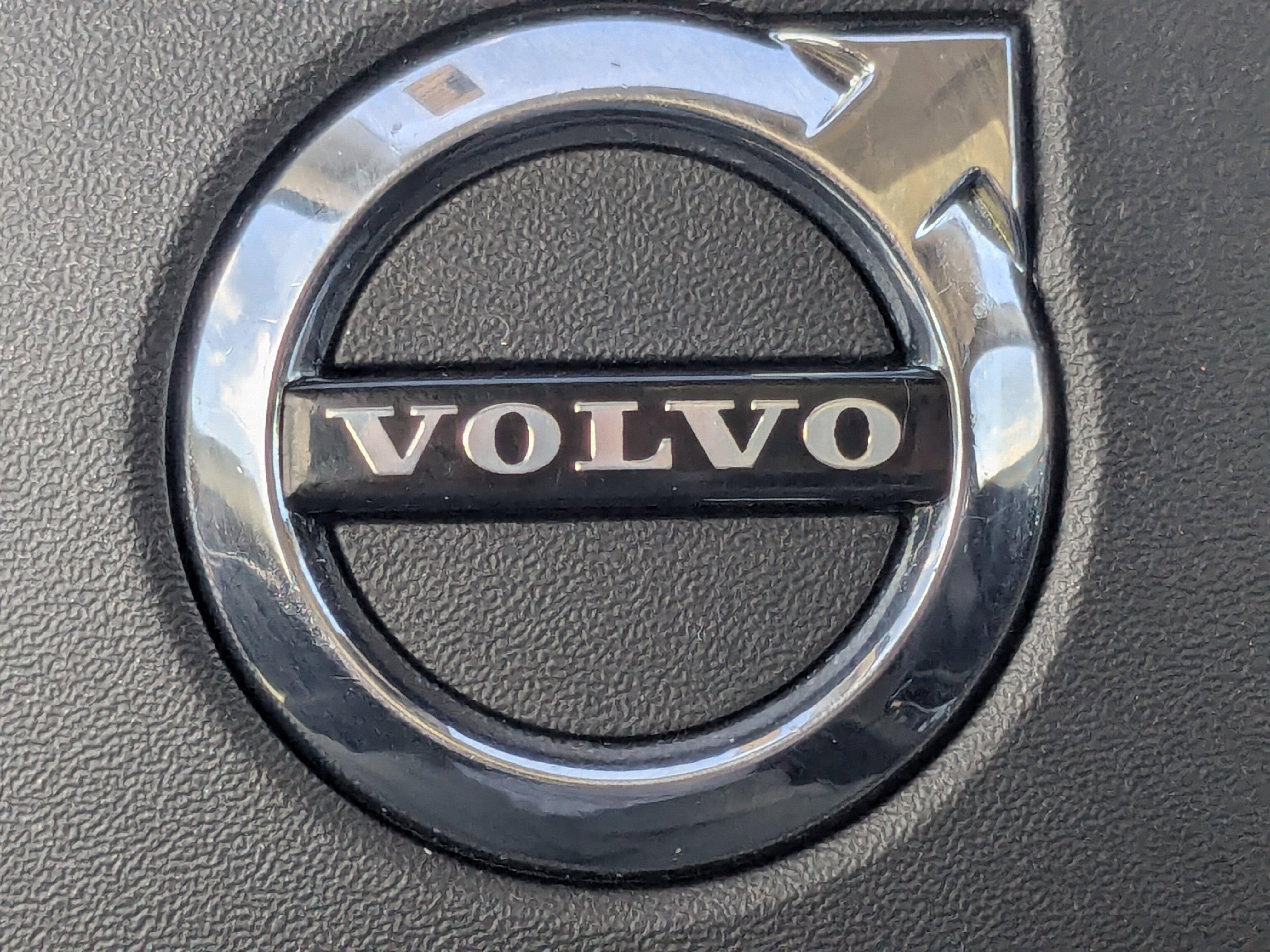 Used 2017 Volvo XC90 T6 Momentum w/ Vision Package image 35