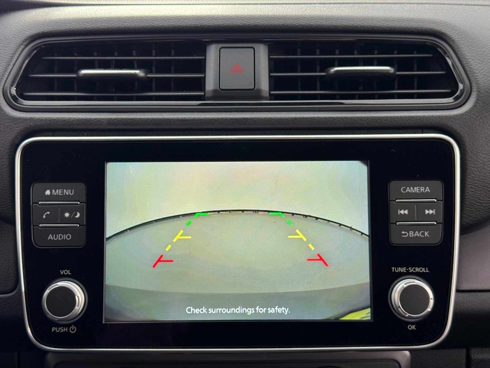 Used 2025 Nissan Leaf S image 23