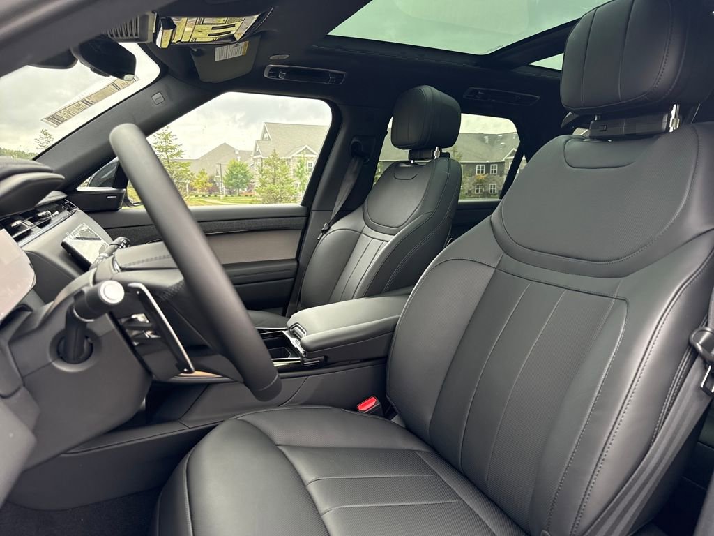 New 2025 Land Rover Range Rover Sport SE image 16