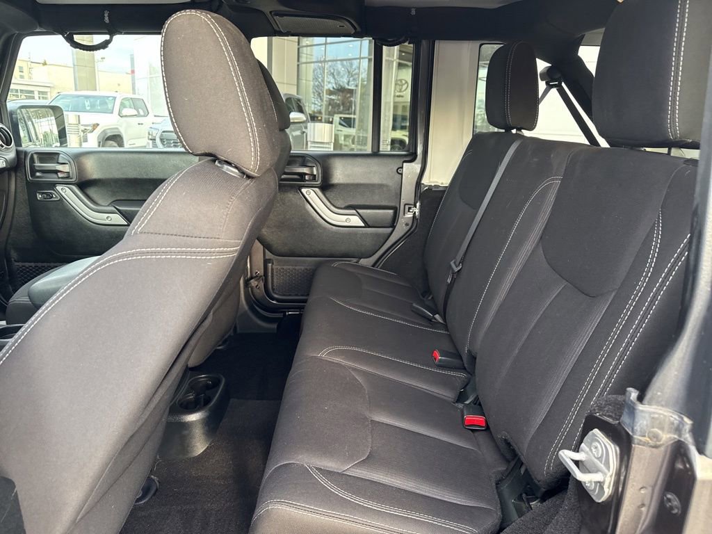 Used 2018 Jeep Wrangler Unlimited Sahara image 17