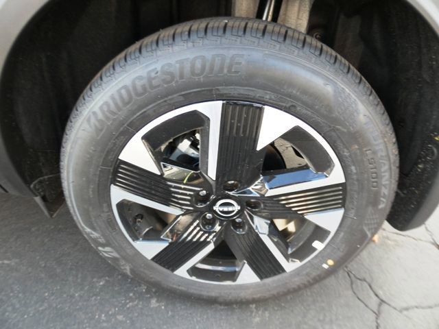 New 2026 Nissan Kicks SV w/ SV Premium Package image 9