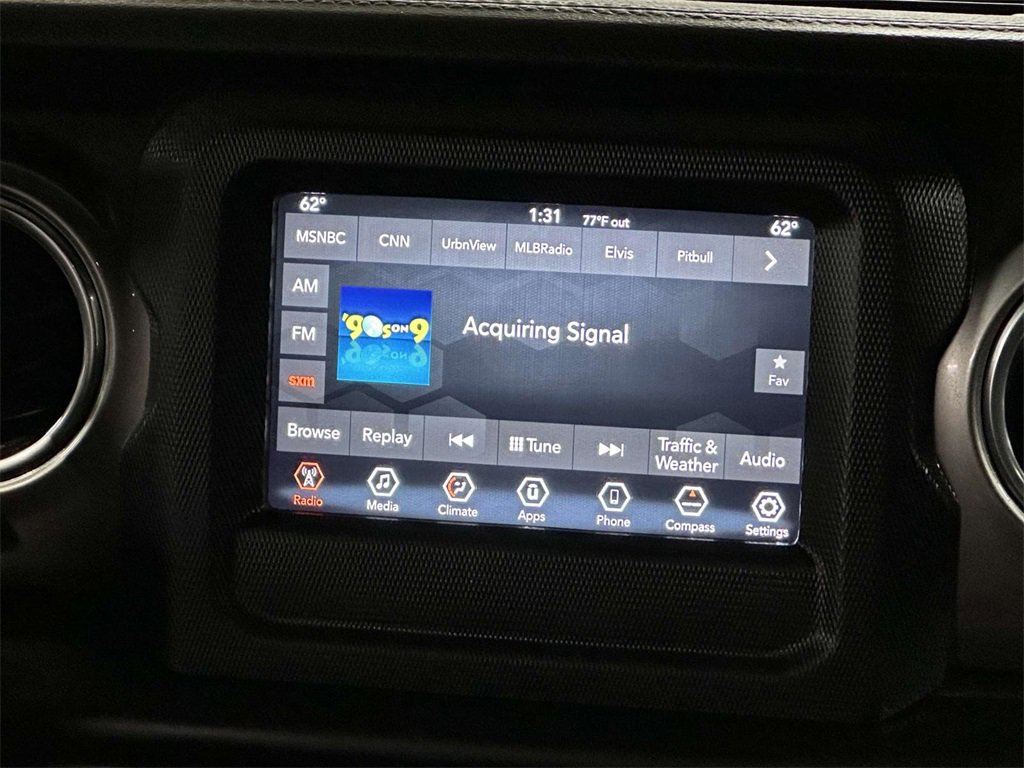 Used 2018 Jeep Wrangler Unlimited Sahara image 3