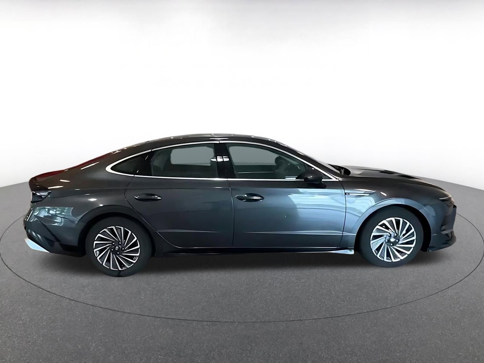 Used 2025 Hyundai Sonata SEL FWD image 14