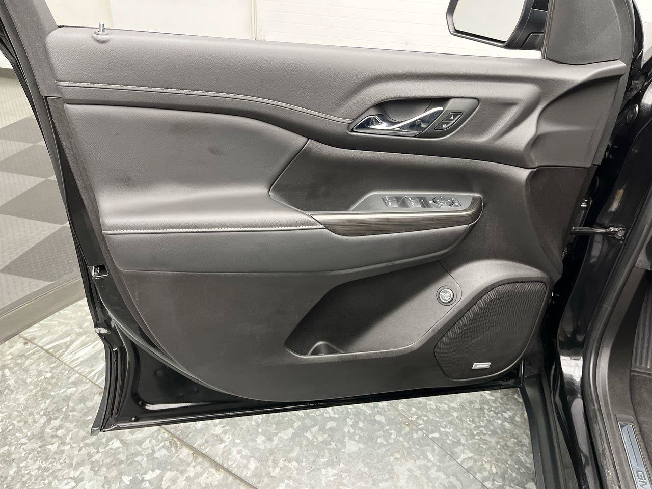 Certified 2023 GMC Acadia SLT AWD/4WD image 8