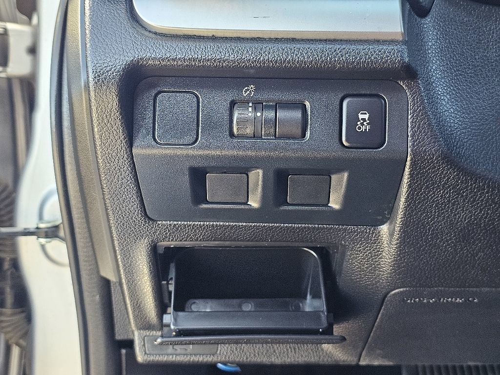 Used 2013 Subaru Impreza 2.0i Sport Premium image 28