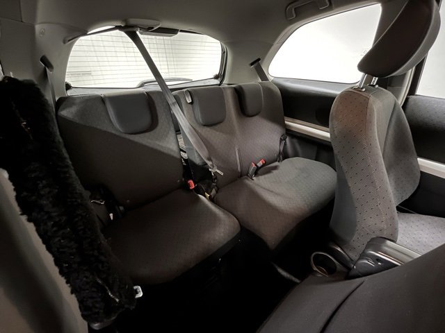 Used 2010 Toyota Yaris 2-Door Hatchback image 12