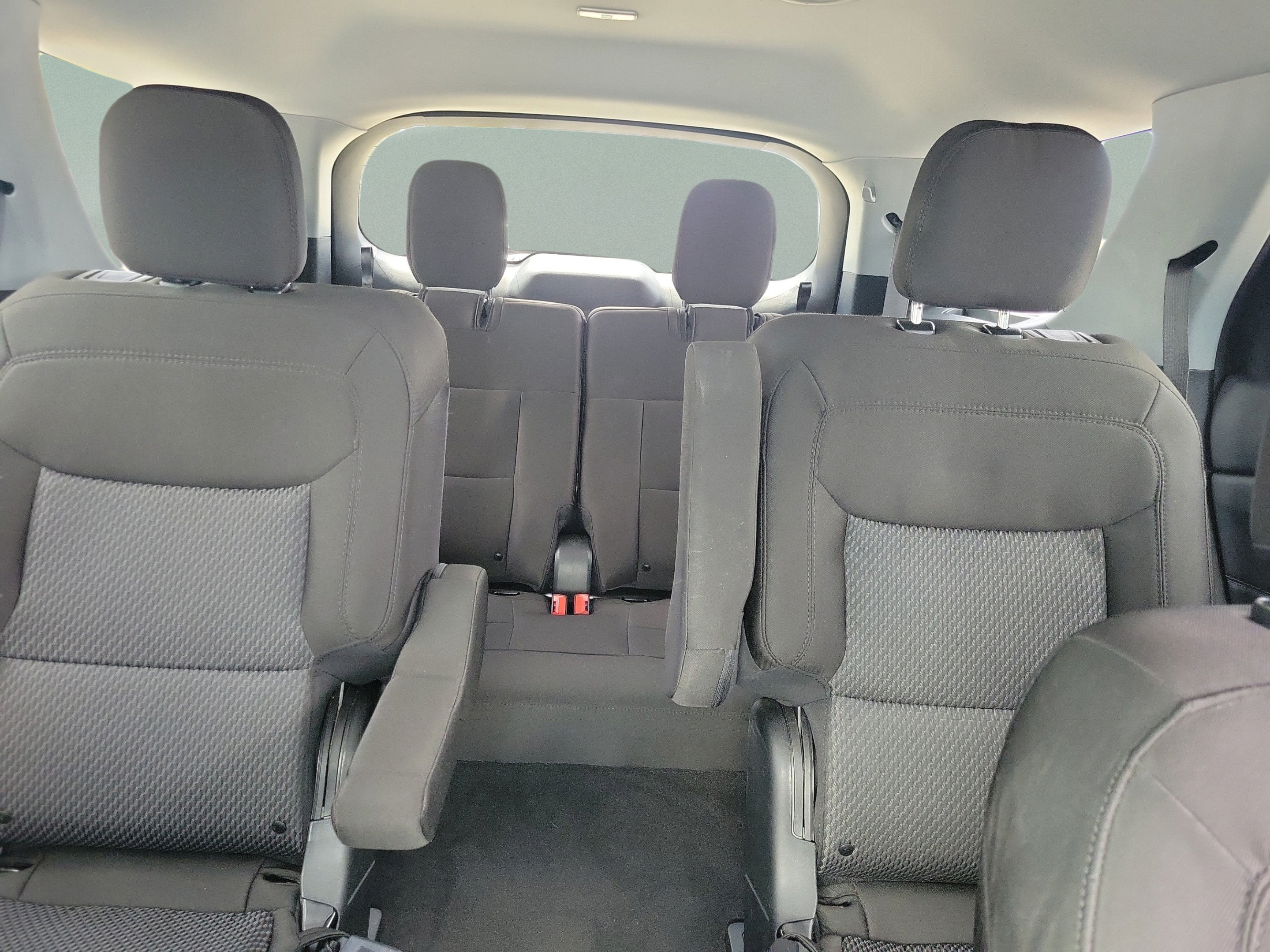 Used 2023 Ford Explorer XLT RWD image 9