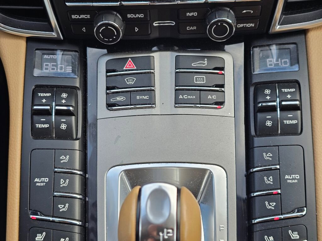 Used 2016 Porsche Panamera 4S image 26