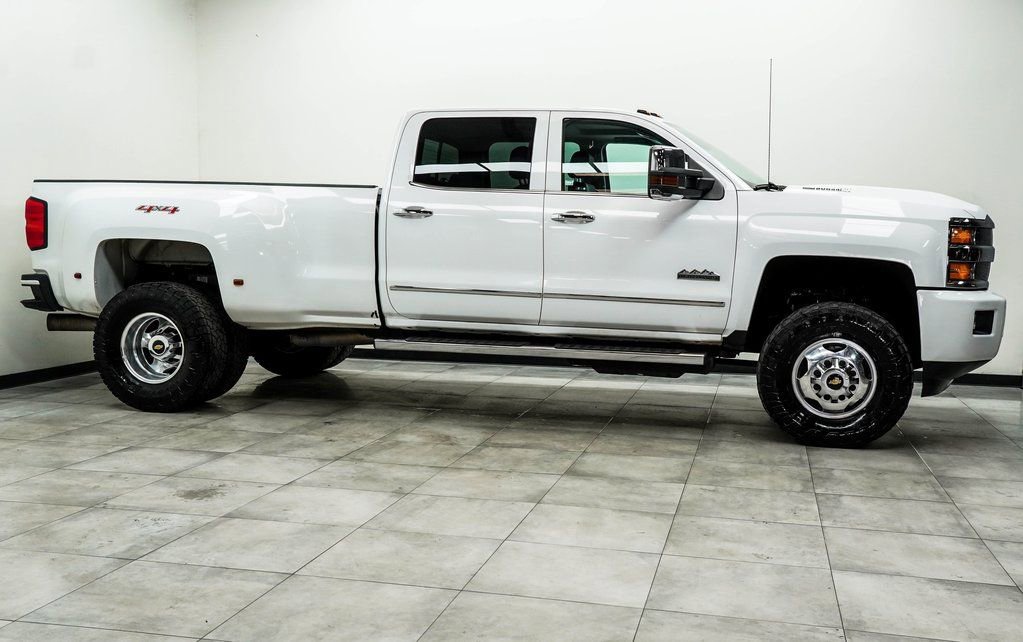 Used 2019 Chevrolet Silverado 3500 High Country w/ Duramax Plus Package image 8