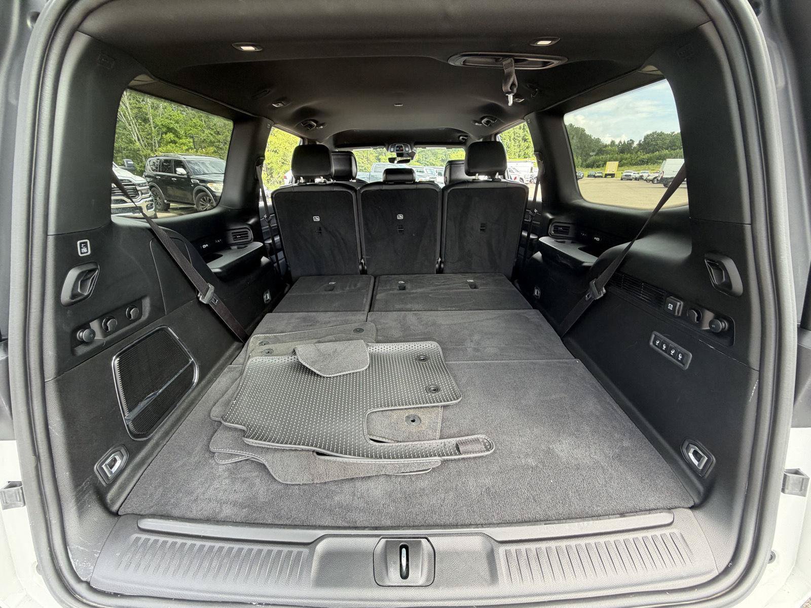 Certified 2025 Jeep Wagoneer Series II w/ 8-Passenger Seating Package AWD/4WD image 18