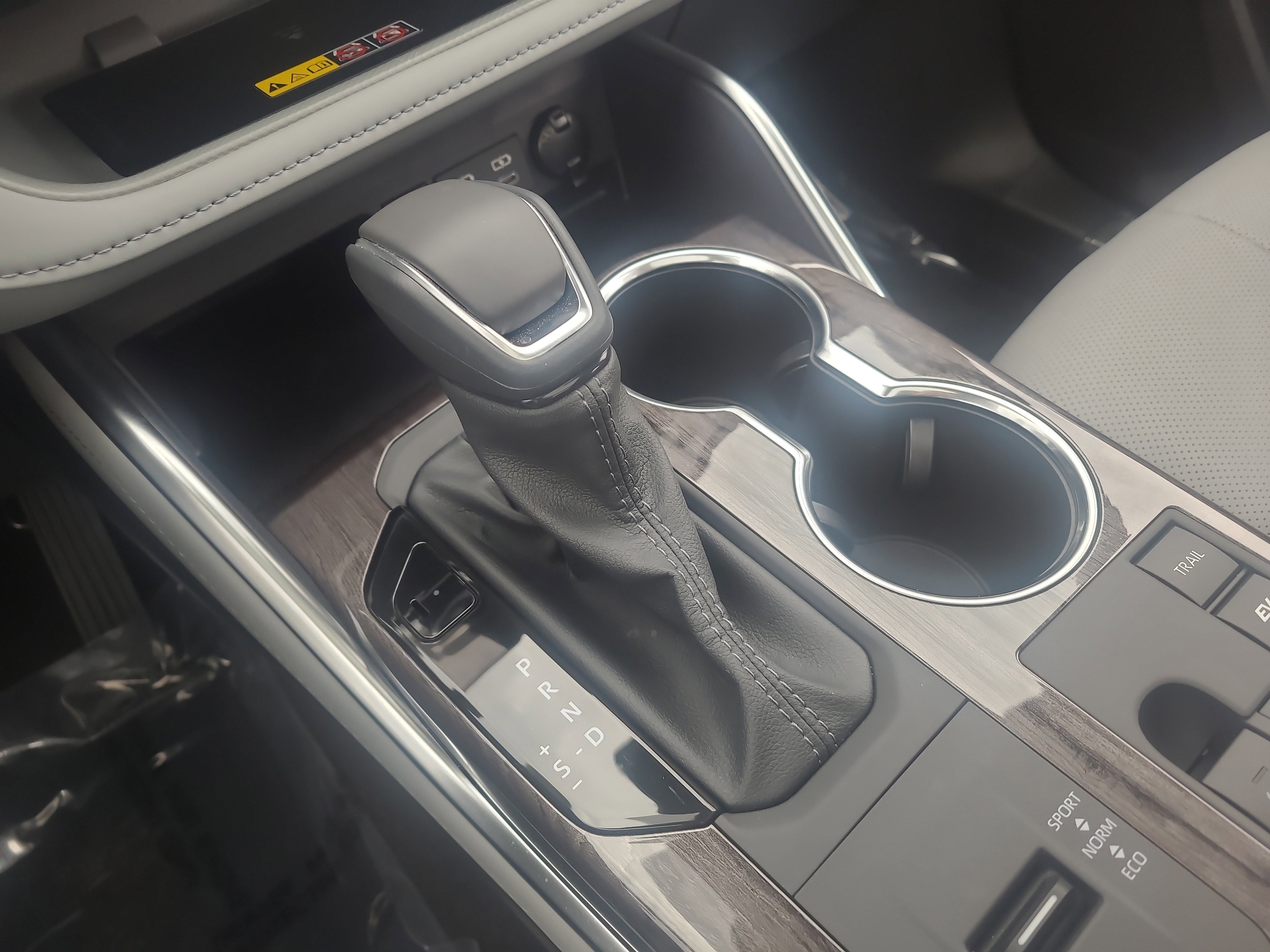 Certified 2025 Toyota Highlander Platinum image 21