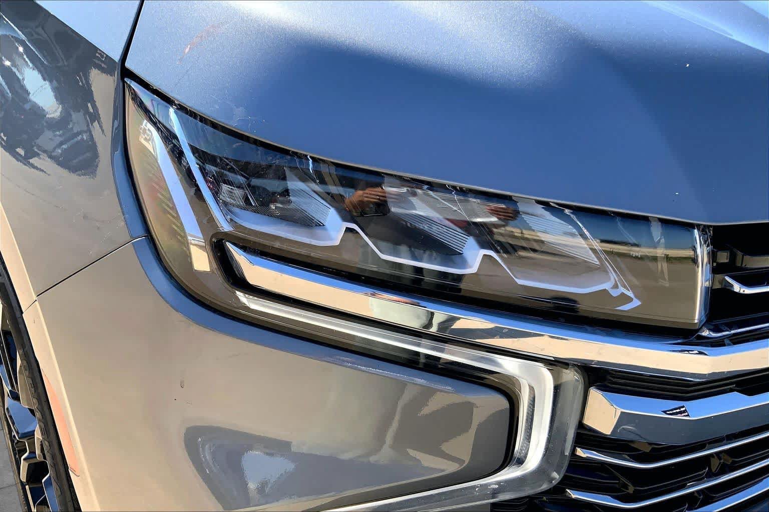 Used 2022 Chevrolet Suburban LT w/ LT Signature Package AWD/4WD image 27