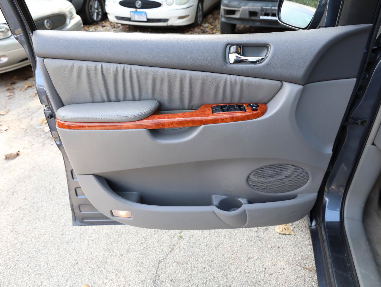 Used 2006 Toyota Sienna XLE w/ XLE Pkg 4 FWD image 17