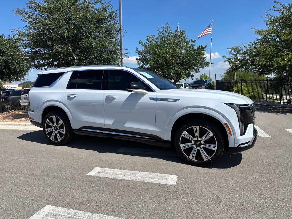 Certified 2026 Cadillac Escalade IQL Luxury AWD/4WD image 12