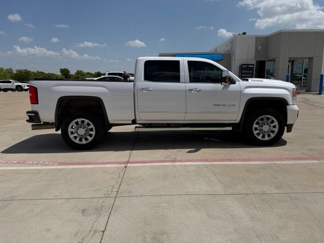 Used 2019 GMC Sierra 2500 Denali AWD/4WD image 2