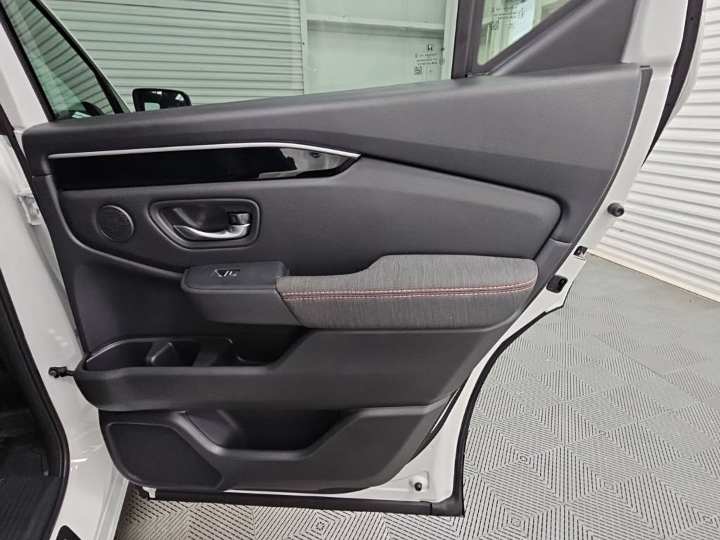 New 2026 Honda Pilot Sport image 36