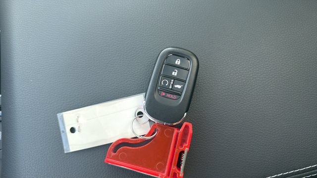 Certified 2025 Honda Pilot Elite image 16