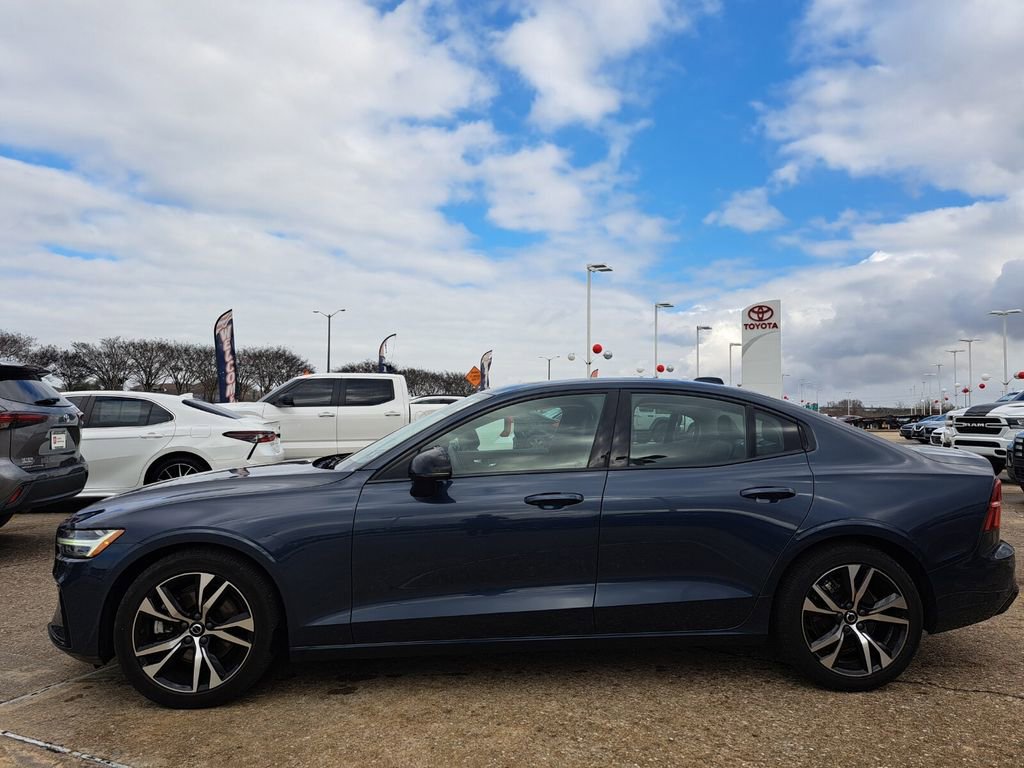 Used 2024 Volvo S60 B5 Core image 8