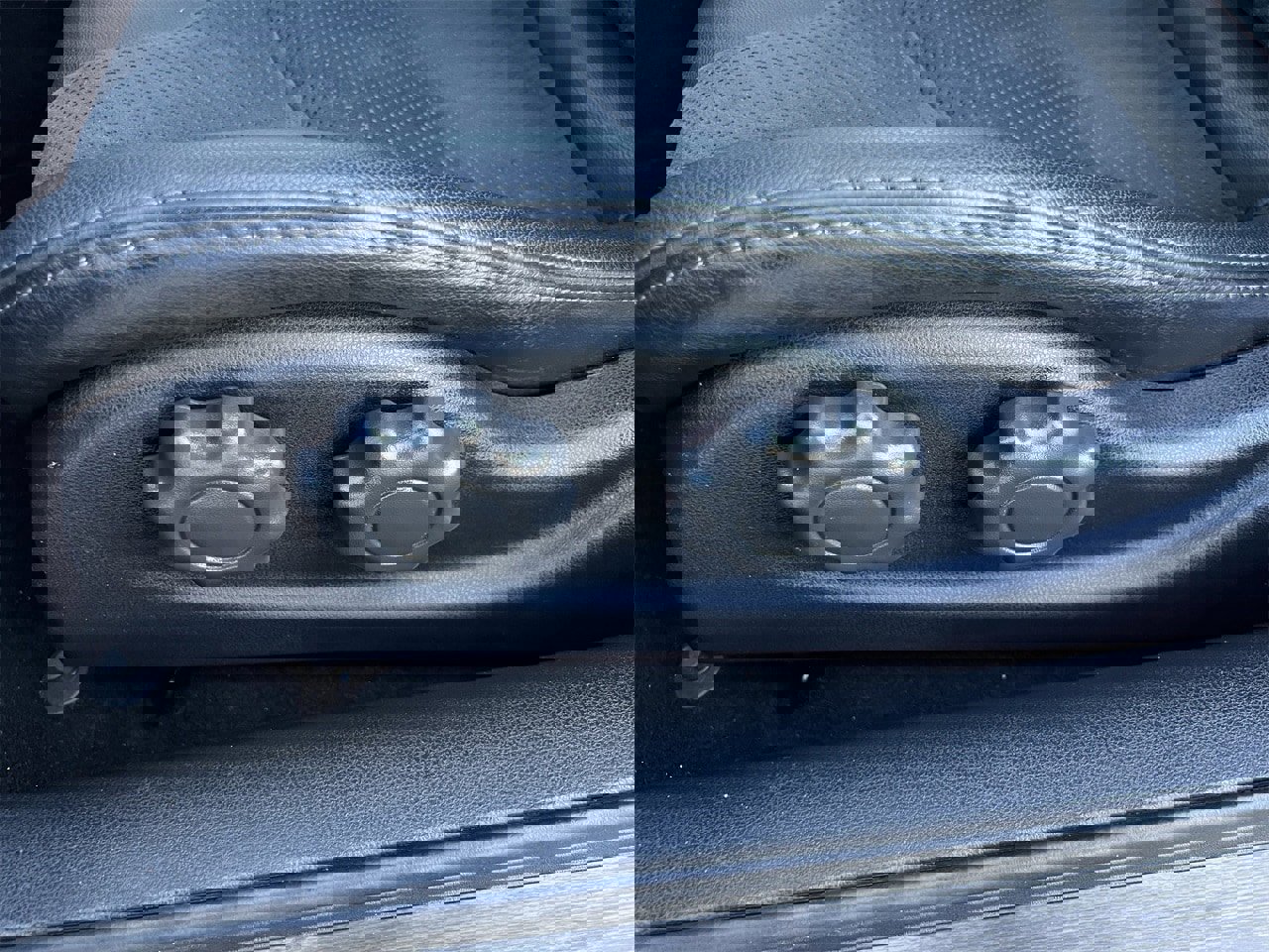 Certified 2024 Nissan Z Performance w/ Floor Mat Package image 24