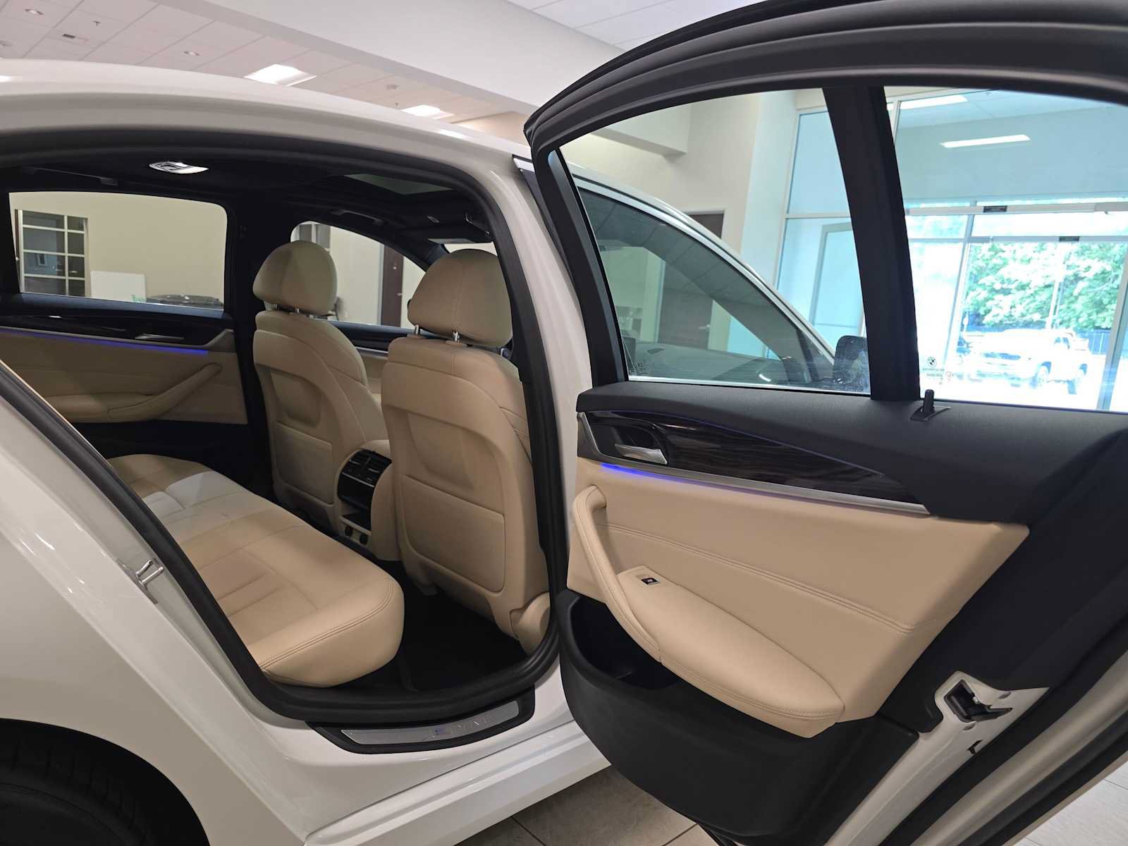 Used 2019 BMW 530e xDrive w/ Convenience Package AWD/4WD image 27
